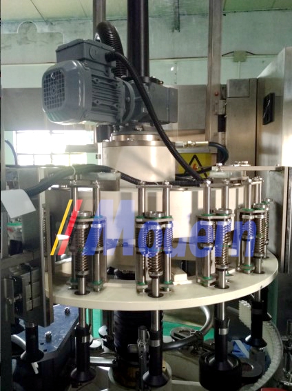 24000BPH Rotary Type OPP Hot Glue Bottle Labeler