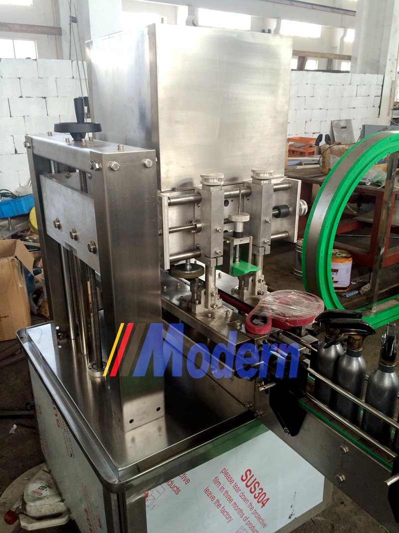 Linear Type Bottle Screw Capping Machine